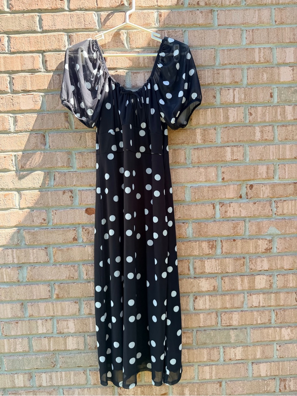 nine britton Black and White Polka Dot Puff-Sleeve Midi Dress